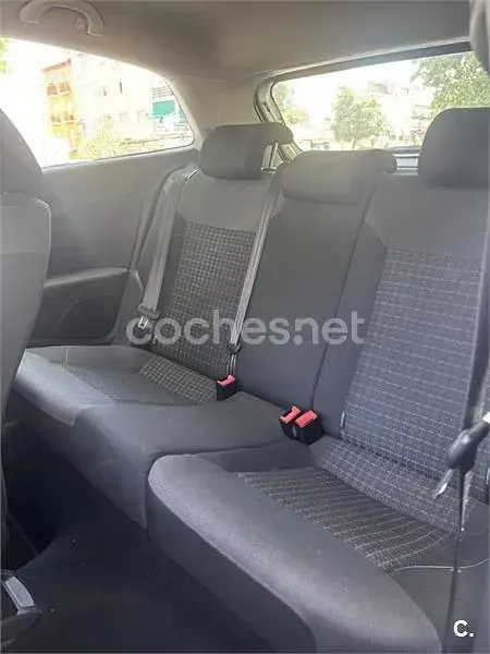 Usado VW Polo Advance 90 CV (66 kW) 2016 Gris / plata Berlina