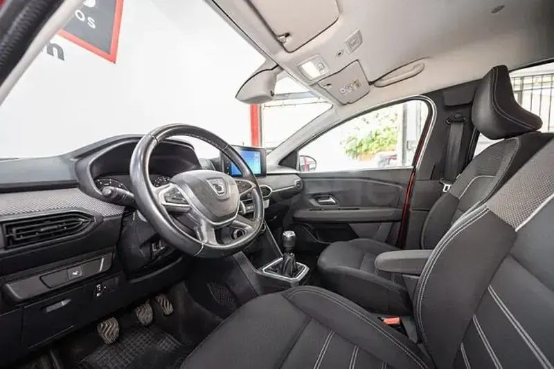 Usado Dacia Jogger Extreme 110 CV (80 kW) 2023 Naranja Monovolumen