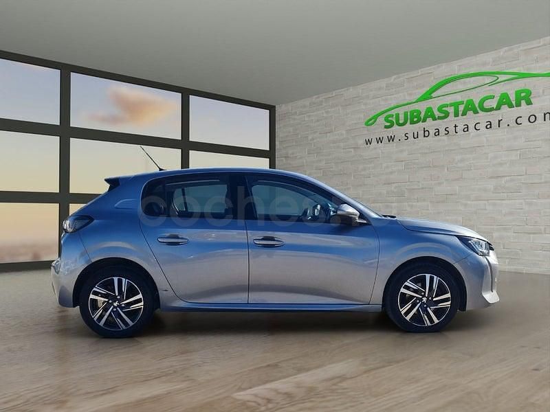 Usado Peugeot 208 Allure 100 CV (73 kW) 2021 Gris / plata Utilitario