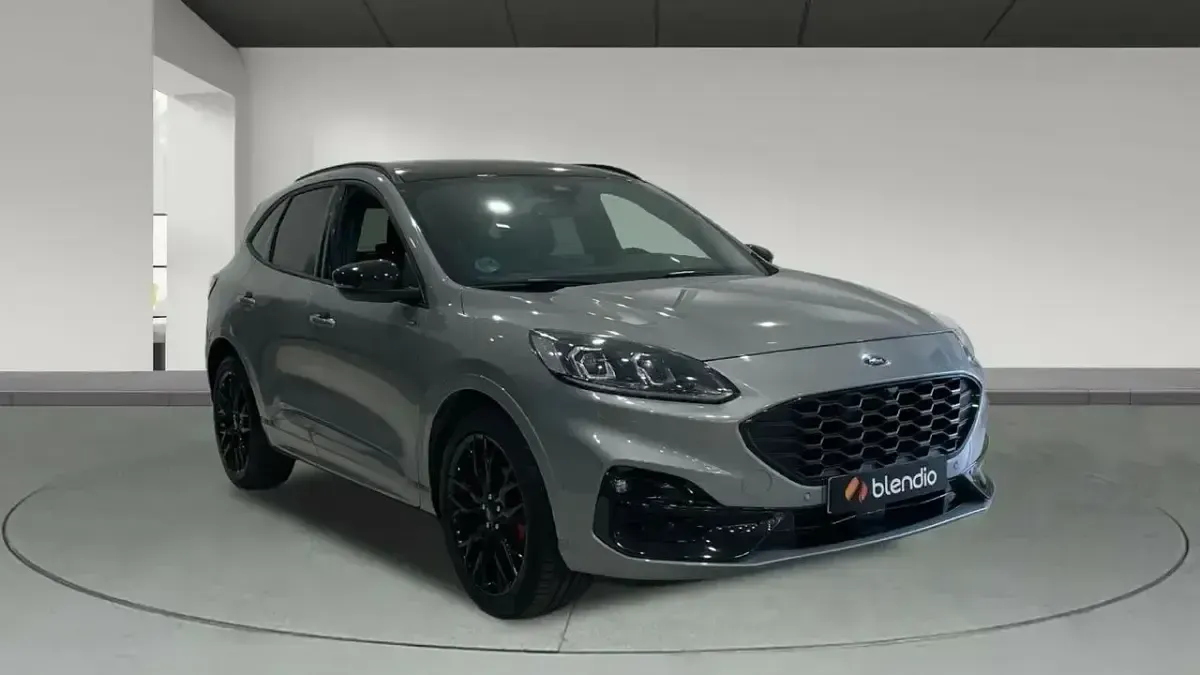 Usado Ford Kuga ST-Line X 150 CV (110 kW) 2023 Plata SUV