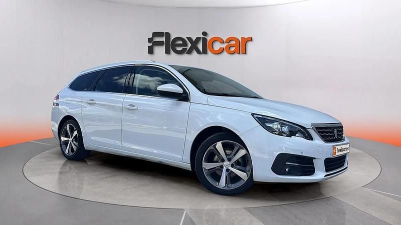 Usado Peugeot 308 SW Allure 130 CV (95 kW) 2019 Blanco Familiar