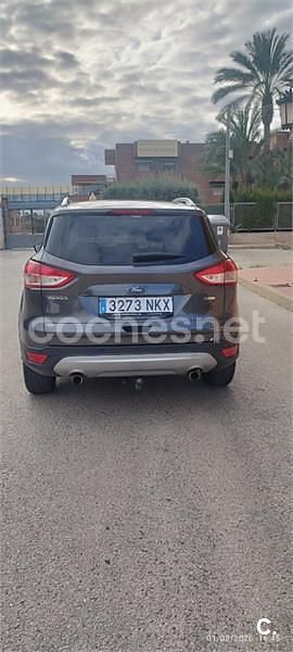 Usado Ford Kuga Trend 150 CV (110 kW) 2015 Gris / plata SUV