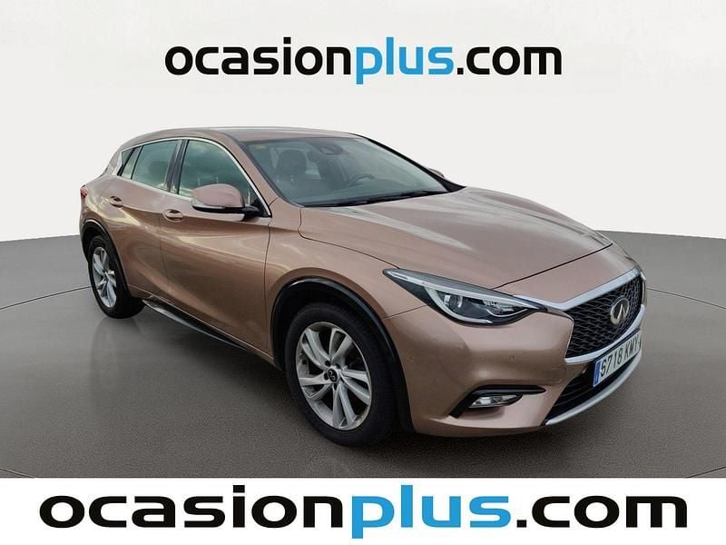 Usado Infiniti Q30 Premium 122 CV (89 kW) 2018 Marrón Utilitario
