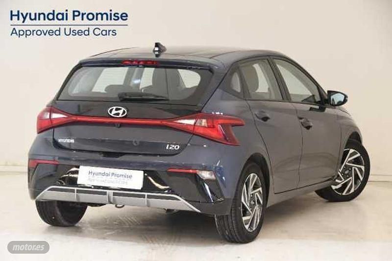 Usado Hyundai i20 99 CV (72 kW) 2024 Gris Utilitario