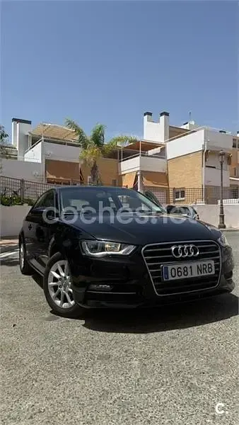 Usado Audi A3 Attraction 125 CV (91 kW) 2012 Negro Utilitario