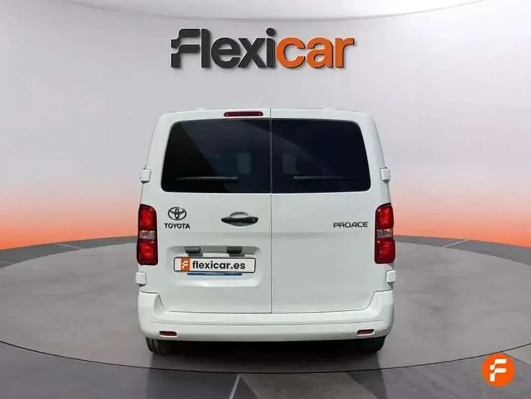 Usado Toyota Proace 120 CV (88 kW) 2021 Blanco Monovolumen