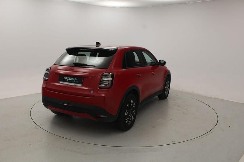 Usado Fiat 600 Red 114 kW (156 CV) 2024 Rojo Berlina