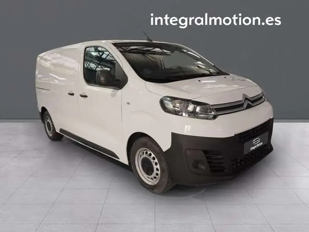 Usado Citroën Jumpy 100 CV (73 kW) 2023 Blanco Monovolumen