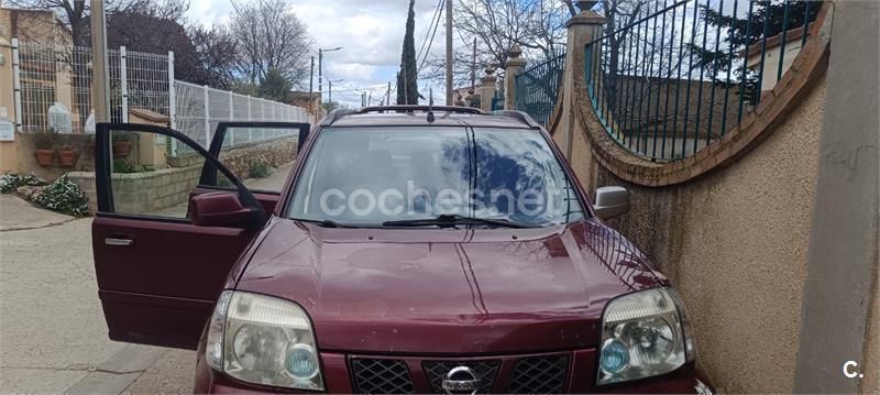 Granate Usado 2004 Nissan X-Trail Comfort SUV | 3800 € (Buen precio) - Imagen 1/4