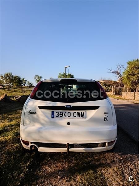 Brugt Ford Focus Trend 100 HK (73 kW) 2004 Hvid Sedan
