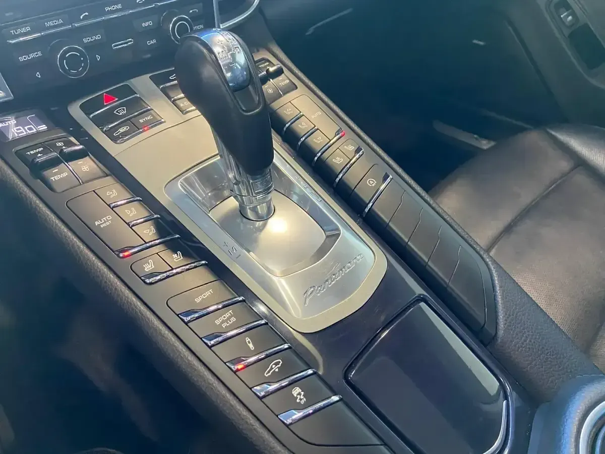 Usado Porsche Panamera 4S 420 CV (308 kW) 2016 Blanco Berlina