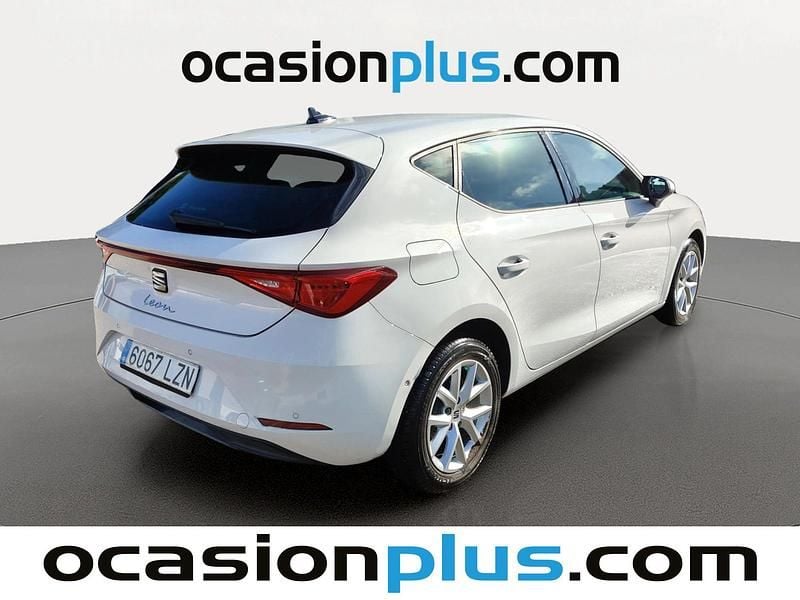 Usado Seat Leon Style 116 CV (85 kW) 2022 Blanco Utilitario