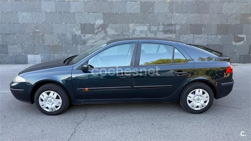 Usado Renault Laguna II Authentique 110 CV (80 kW) 2004 Negro Berlina