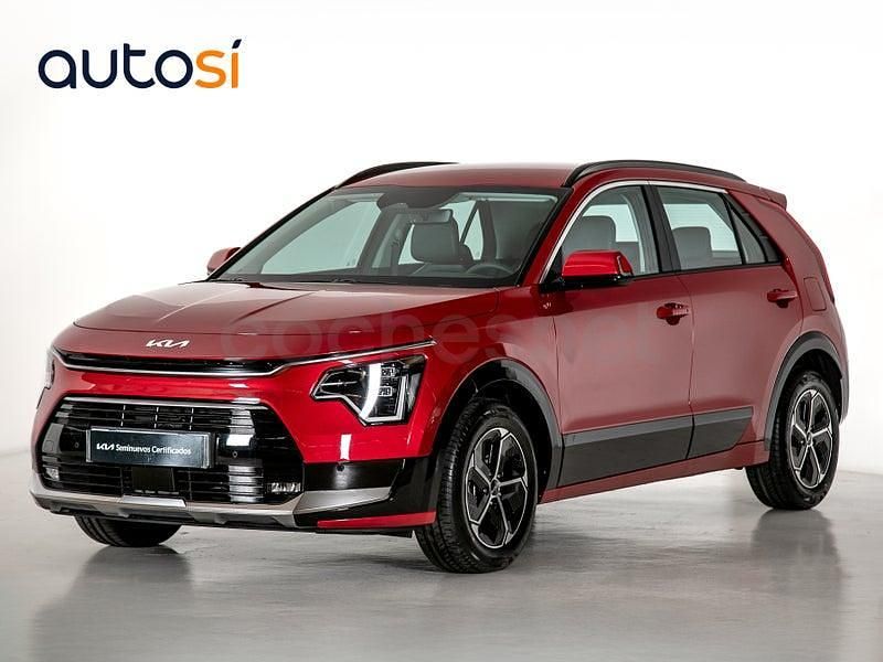Usado Kia Niro 129 CV (94 kW) 2025 Rojo SUV
