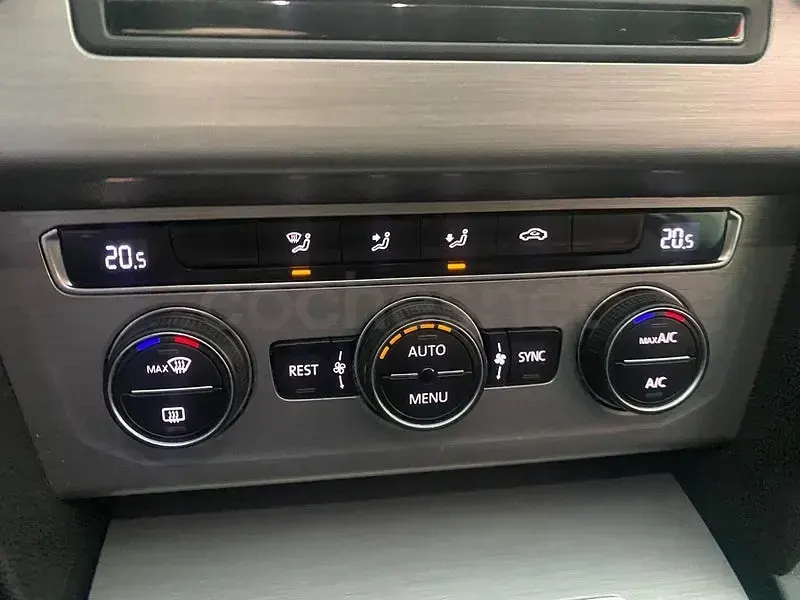 Usado VW Passat Advance 120 CV (88 kW) 2015 Gris / plata Berlina