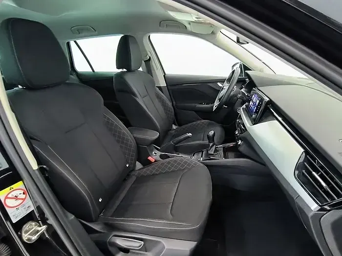 Usado Skoda Kamiq Ambition 110 CV (80 kW) 2022 Negro SUV