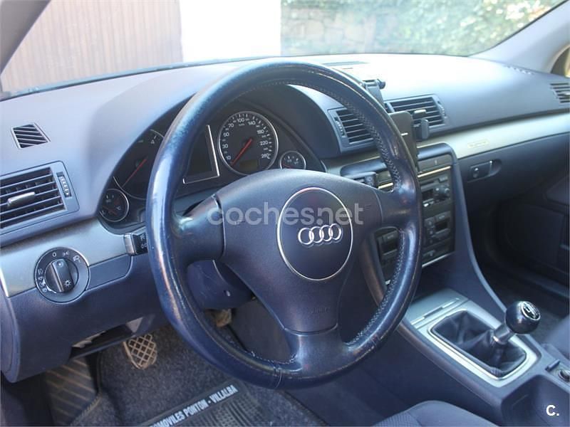 Usado Audi A4 180 CV (132 kW) 2002 Azul Berlina