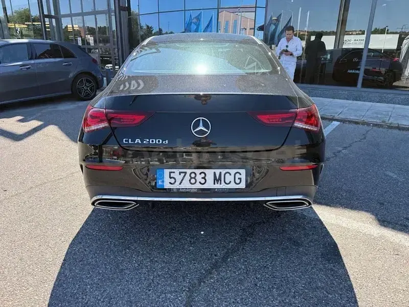 Usado Mercedes CLA200 150 CV (110 kW) 2023 Negro Coupe