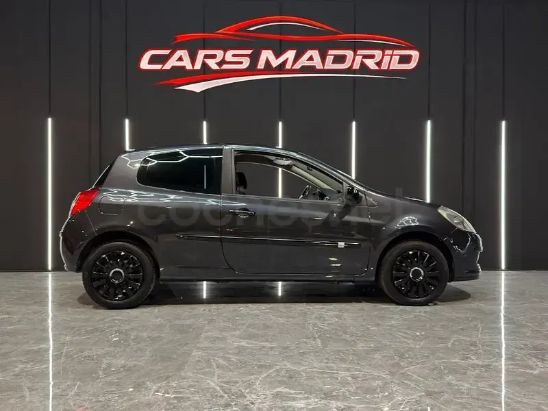 Usado Renault Clio II 100 CV (73 kW) 2007 Negro Berlina