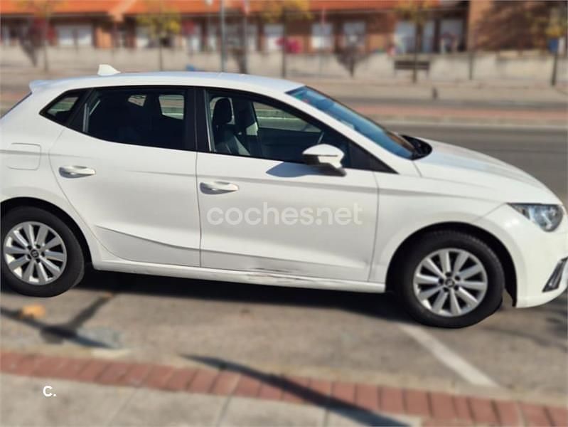 Käytetty Seat Ibiza Reference 75 HP (55 kW) 2018 Valkoinen Viistoperä