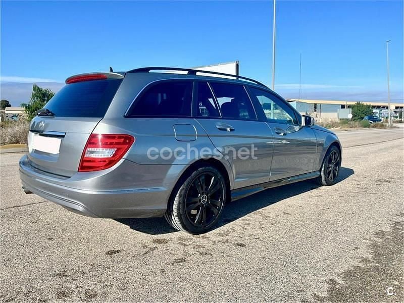 Usado Mercedes C250 204 CV (150 kW) 2013 Gris / plata Familiar