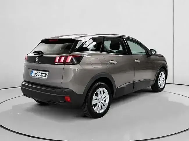 Usado Peugeot 3008 Active 130 CV (95 kW) 2022 Gris SUV