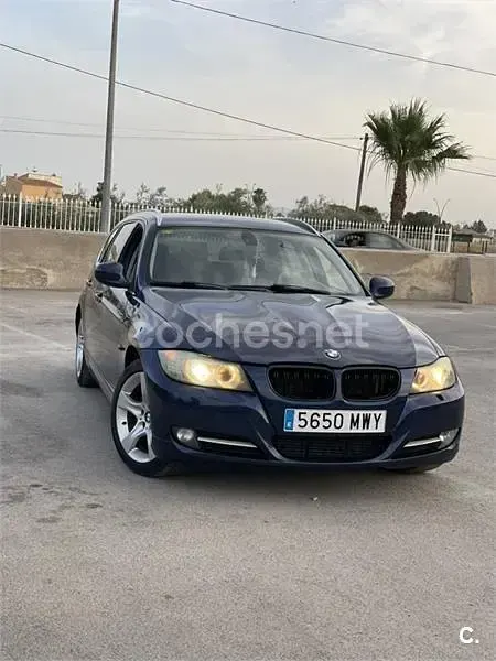 Usado BMW 320 177 CV (130 kW) 2010 Azul Familiar