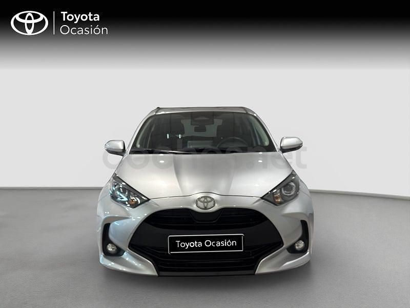 Usado Toyota Yaris Hybrid Active 116 CV (85 kW) 2025 Gris / plata Berlina