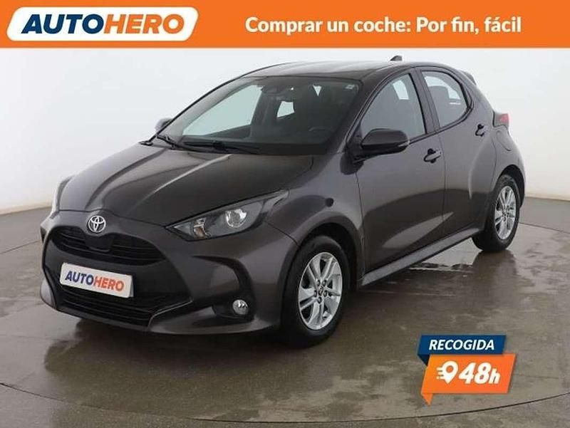 Usado Toyota Yaris Edition 125 CV (91 kW) 2022 Gris Berlina