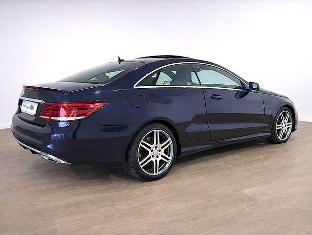 Usado Mercedes E220 170 CV (125 kW) 2016 Azul Coupe