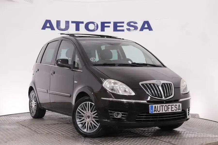 Usado Lancia Musa 90 CV (66 kW) 2011 Negro Monovolumen