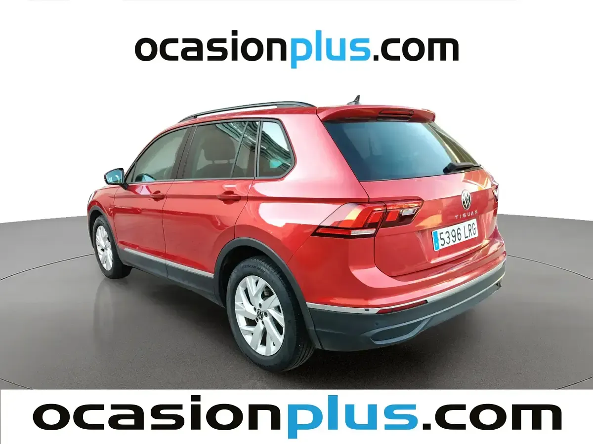 Usado VW Tiguan Life 150 CV (110 kW) 2021 Rojo SUV