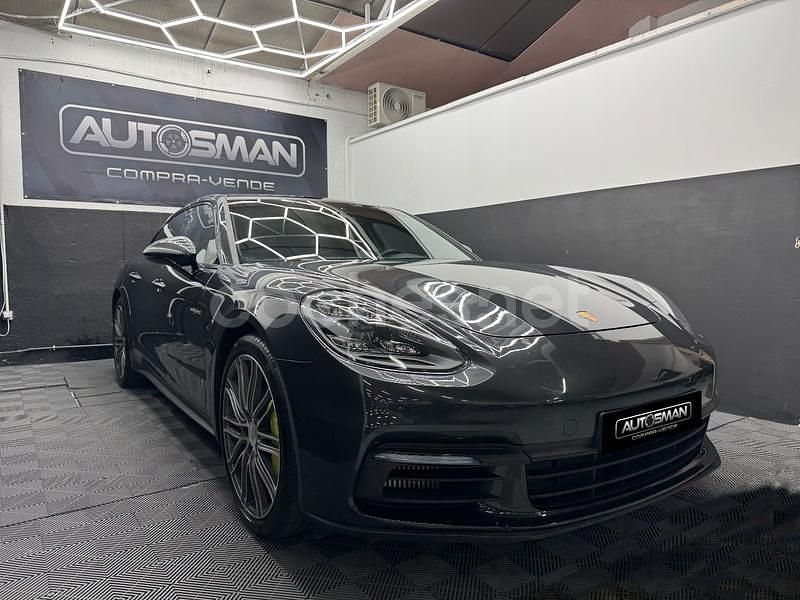 Usado Porsche Panamera Sport Turismo 560 CV (411 kW) 2020 Gris / plata Familiar