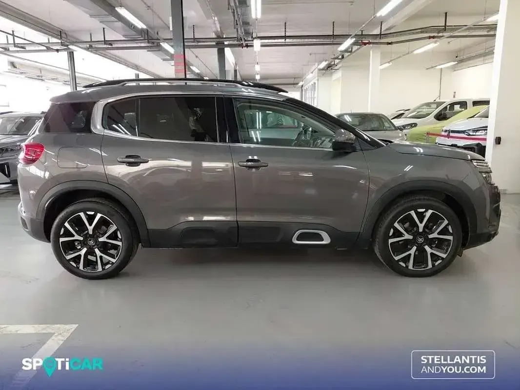 Usado Citroën C5 Aircross Shine 131 CV (96 kW) 2021 Gris SUV