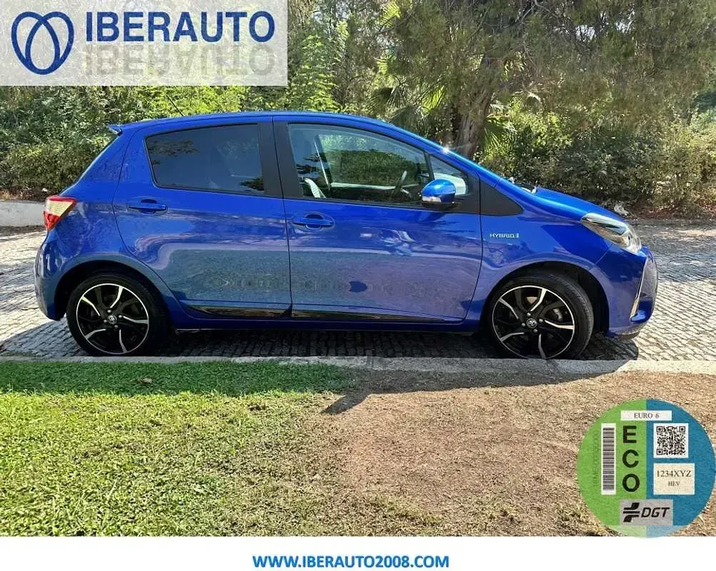 Usado Toyota Yaris 99 CV (72 kW) 2017 Azul Utilitario