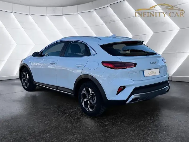 Usado Kia XCeed 136 CV (100 kW) 2022 Blanco SUV