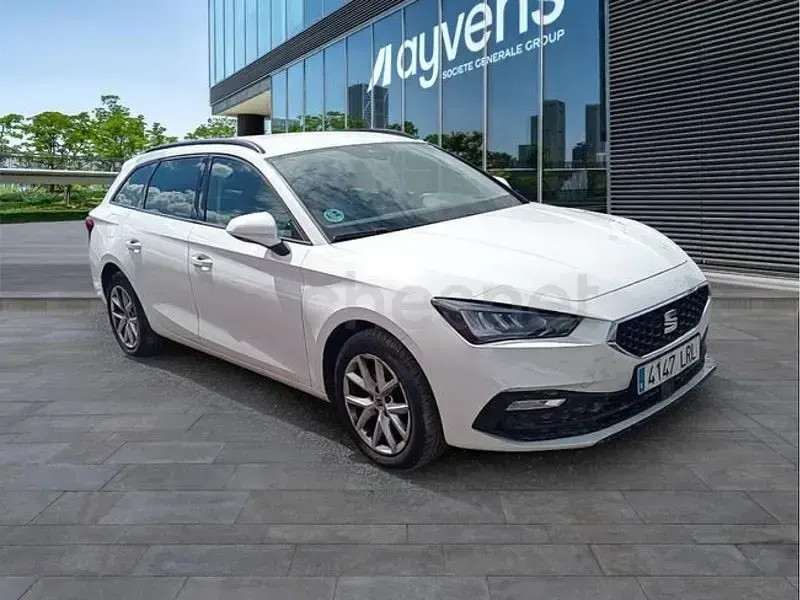 Usado Seat Leon Style 115 CV (84 kW) 2023 Blanco Familiar