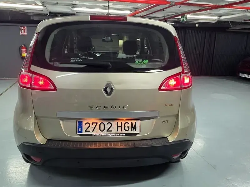 Usado Renault Scénic III Dynamique 130 CV (95 kW) 2012 Beige Monovolumen