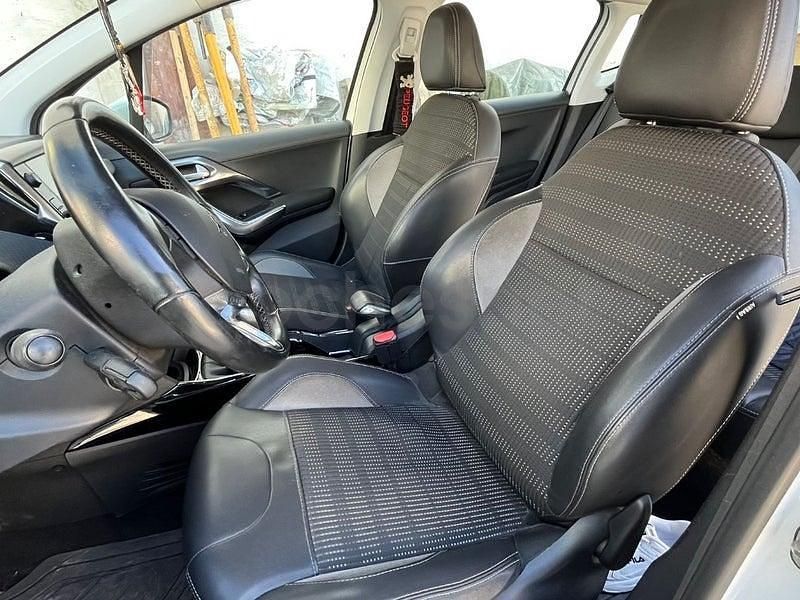 Usado Peugeot 2008 Allure 110 CV (80 kW) 2017 Blanco SUV