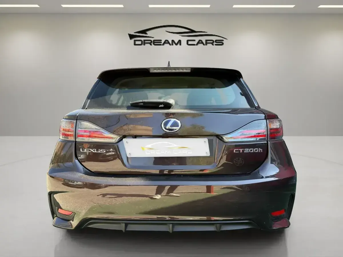 Usado Lexus CT200h Executive Line 136 CV (100 kW) 2016 Marrón