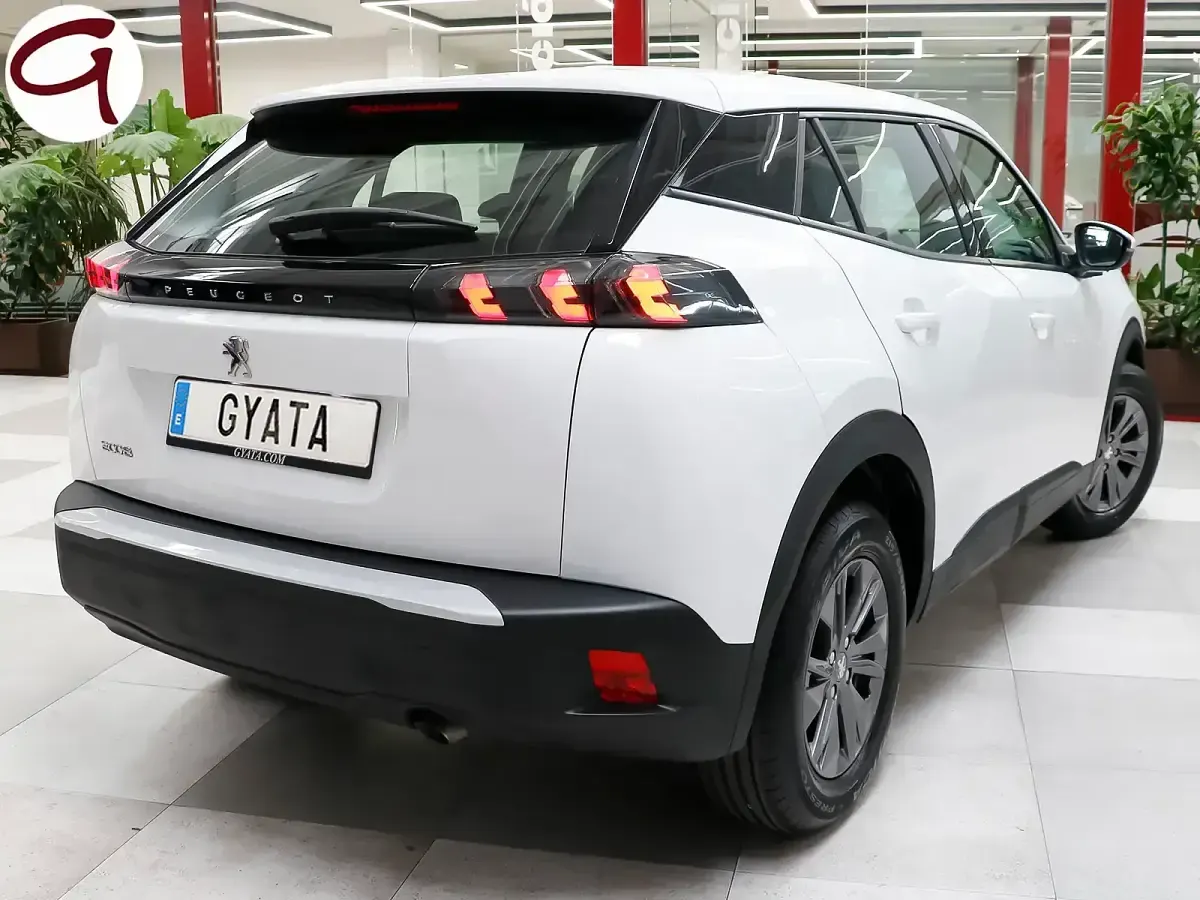 Usado Peugeot 2008 Active 110 CV (80 kW) 2021 Blanco SUV