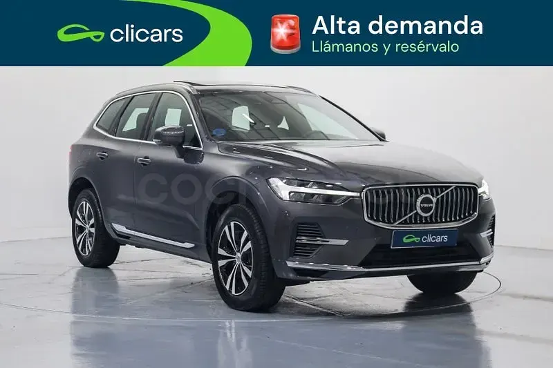 Usado Volvo XC60 Core 350 CV (257 kW) 2022 Gris / plata SUV
