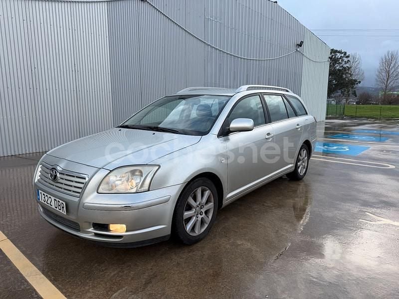 Beige Usado 2004 Toyota Avensis Executive Familiar | 4900 € (Caro) - Imagen 1/4