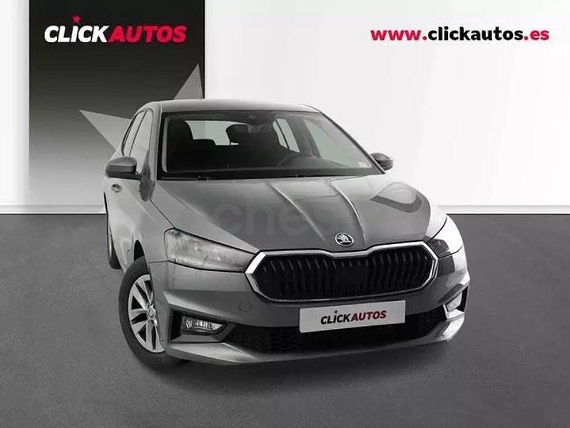 Usado Skoda Fabia Selection 115 CV (84 kW) 2025 Gris / plata Utilitario