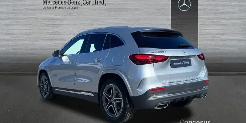 Usado Mercedes GLA200 150 CV (110 kW) 2025 Blanco SUV
