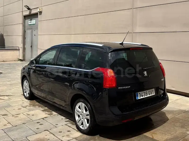 Usado Peugeot 5008 Sport 112 CV (82 kW) 2010 Negro Monovolumen