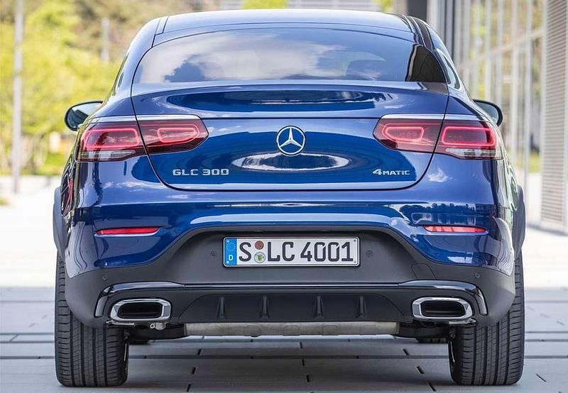 Usado Mercedes GLC220 194 CV (142 kW) 2023 Azul Coupe