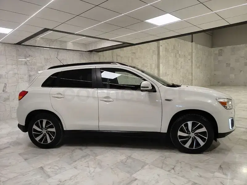 Usado Mitsubishi ASX Motion 116 CV (85 kW) 2015 Blanco SUV