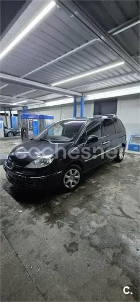 Usado Peugeot 807 Style 136 CV (100 kW) 2014 Granate Monovolumen