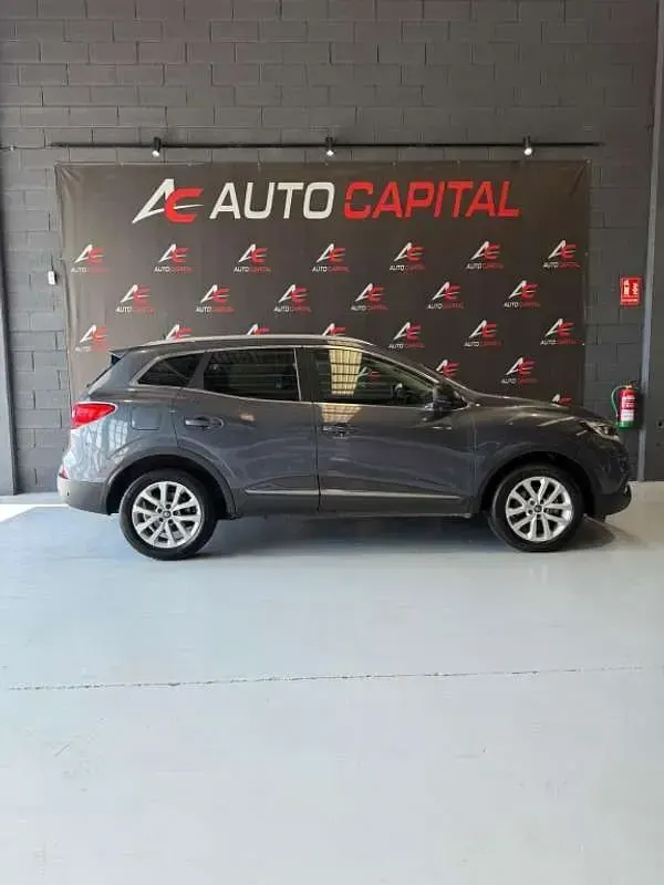 Usado Renault Kadjar Life 110 CV (80 kW) 2016 Gris SUV